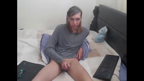 Snapshot of iemmaxox chatting on December 2024 12:42:02 AM IEmmaXO online show from December 2024 12:42:02 AM