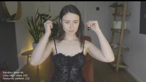 Belle online show from October 2025 12:18:02 PM