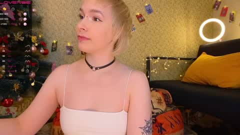 Emmy  help me reach 100 thumbs up online show from January 2025 04:20:01 PM