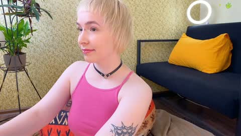 Emmy  help me reach 100 thumbs up online show from February 2025 10:07:02 AM