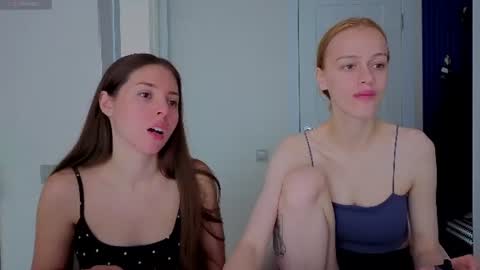 Snapshot of ihavepaws33 chatting on July 2026 07:33:01 AM Julia and Mira online show from July 2026 07:33:01 AM