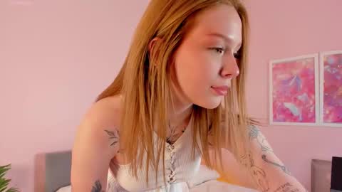 Snapshot of ikesha_blair chatting on November 2025 11:25:02 AM Vasilisa online show from November 2025 11:25:02 AM