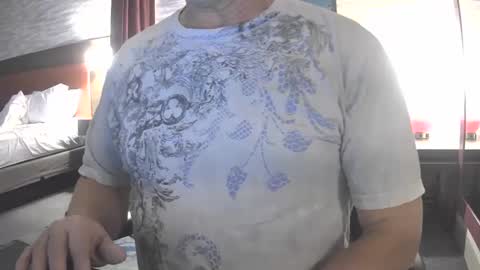 Snapshot of il_undercover chatting on December 2024 10:34:02 AM il_undercover online show from December 2024 10:34:02 AM