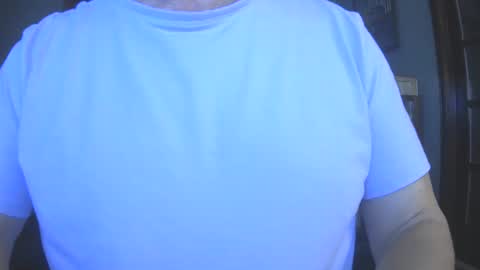 Snapshot of il_undercover chatting on February 2025 11:25:02 AM il_undercover online show from February 2025 11:25:02 AM