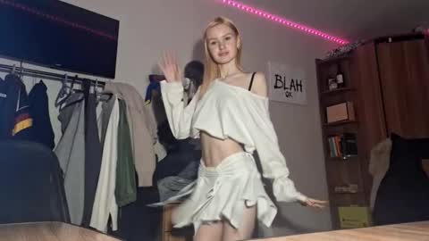 ShyLuna online show from February 2026 06:18:02 AM