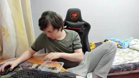 iliaskris online show from September 2025 08:52:02 PM