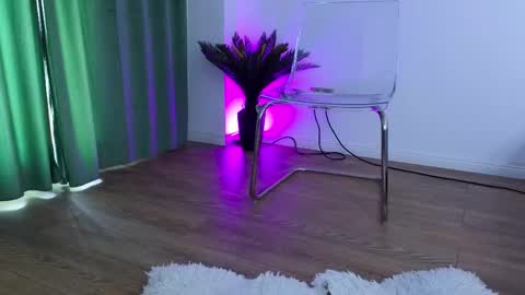 Emma online show from September 2025 05:53:02 AM