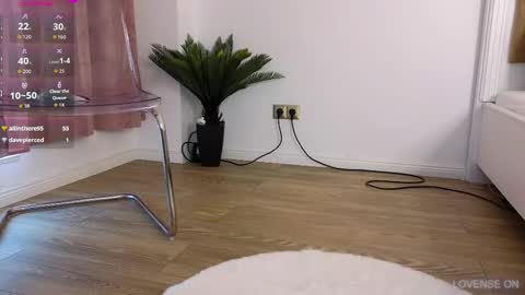 Emma online show from October 2025 05:48:02 AM