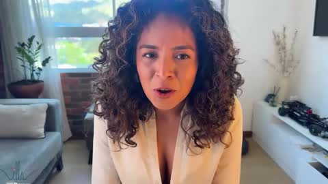 Snapshot of illaroom chatting on January 2025 08:13:02 PM Kloe online show from January 2025 08:13:02 PM