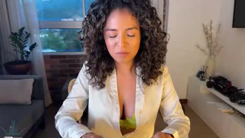 Snapshot of illaroom chatting on January 2025 11:15:02 PM Kloe online show from January 2025 11:15:02 PM