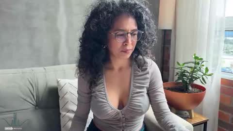 Kloe online show from February 2026 03:38:01 PM