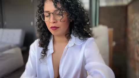 Kloe online show from February 2026 07:35:01 PM