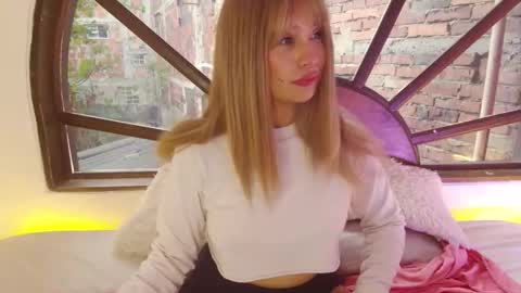 ILAYNA Independient model online show from April 2026 10:34:02 PM