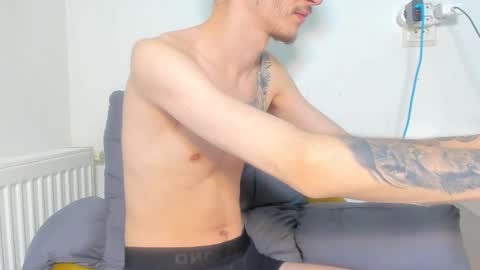 D-Illusion online show from November 2025 05:43:02 AM