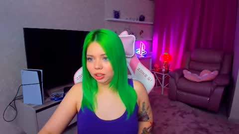 Roxy online show from September 2025 07:02:02 PM