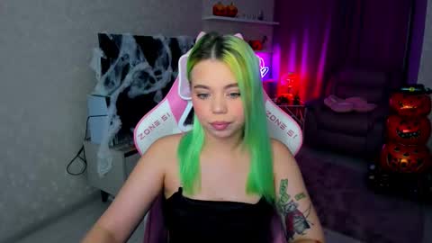 Roxy online show from October 2025 05:30:02 PM