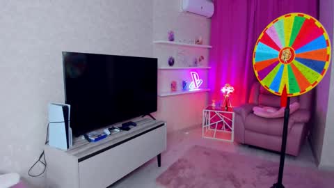 Roxy online show from December 2025 08:28:02 PM