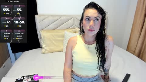 Snapshot of im_aliss_ chatting on January 2025 09:45:02 AM IM ALISS online show from January 2025 09:45:02 AM