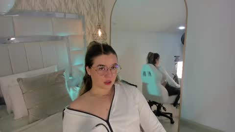 DAHLIA online show from September 2025 09:27:02 PM