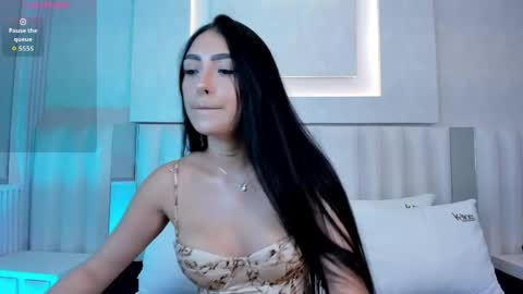 im_isabella1 online show from May 2026 09:22:02 PM