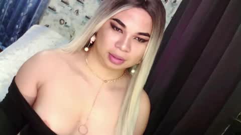 Snapshot of im_ur_sidechic8 chatting on February 2025 03:31:02 AM zhy online show from February 2025 03:31:02 AM