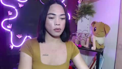 Snapshot of im_urlovergirlxxx chatting on November 2025 09:42:02 AM Hii love online show from November 2025 09:42:02 AM