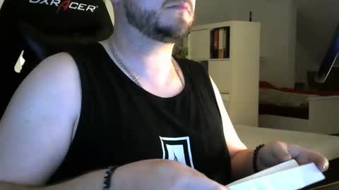 Snapshot of imaqtipie chatting on November 2025 10:08:02 PM Marv online show from November 2025 10:08:02 PM