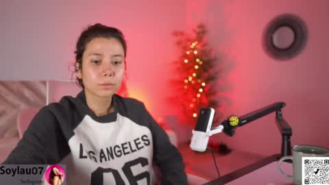 imjess_ online show from November 2025 07:01:01 AM