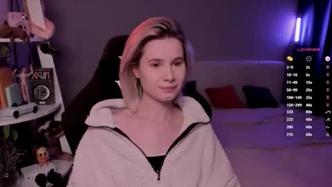 Mia online show from February 2026 07:01:02 AM