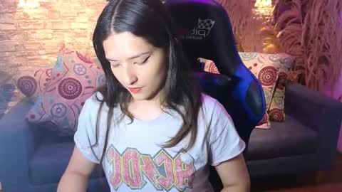 Karen  online show from November 2025 07:35:01 PM