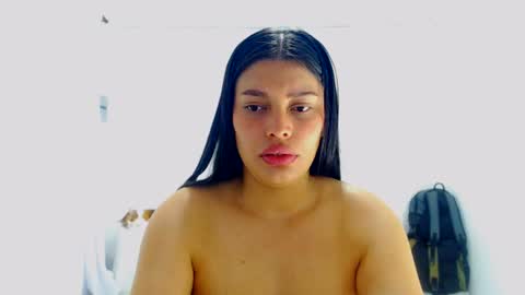imsweetlips online show from July 2026 09:11:01 PM