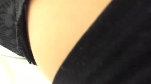 Ina online show from September 2025 09:04:01 PM