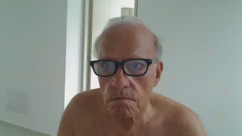 Snapshot of incendiado chatting on October 2025 01:21:01 PM incendiado online show from October 2025 01:21:01 PM