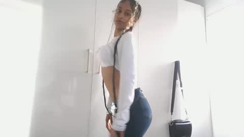 Snapshot of indanbella19 chatting on April 2026 05:10:02 AM indanbella19 online show from April 2026 05:10:02 AM