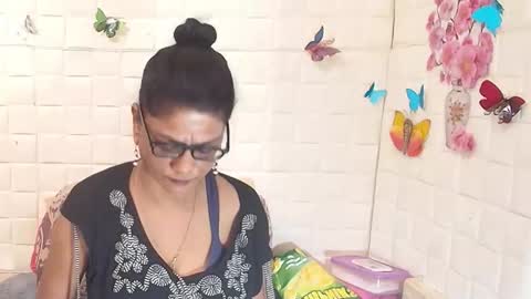 Femiez online show from November 2025 05:28:02 AM