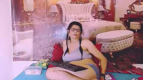 Snapshot of indianallure chatting on May 2026 09:26:02 AM Femiez online show from May 2026 09:26:02 AM