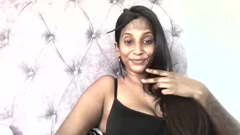 priya online show from December 2025 07:49:02 AM