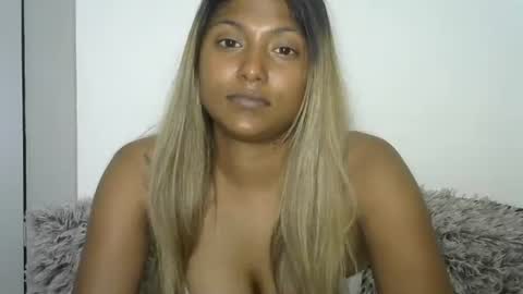 indianqtpie6 online show from September 2025 06:24:01 PM