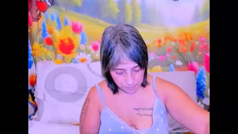 indianroxy27 online show from April 2026 01:21:01 AM