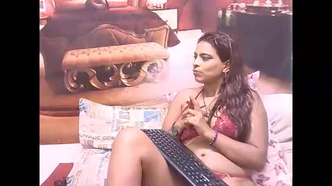 indiansexyass4u2luv online show from January 2025 12:43:02 AM