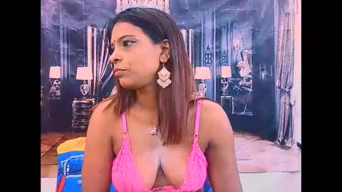 indiansexyass4u2luv online show from November 2025 06:53:02 PM