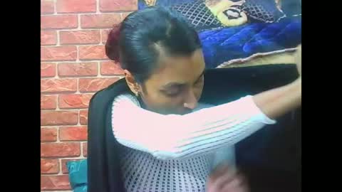 Snapshot of indiansexybutt4u2luv chatting on June 2026 05:39:02 AM indiansexybutt4u2luv online show from June 2026 05:39:02 AM