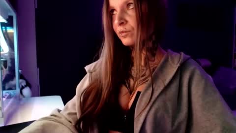 Snapshot of inesdesire chatting on January 2025 07:31:01 AM InesDesire online show from January 2025 07:31:01 AM