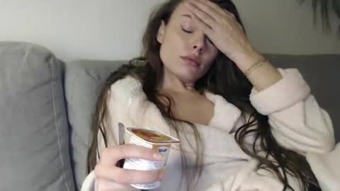 Snapshot of infinitiq45 chatting on January 2025 09:04:02 PM Sweet girl online show from January 2025 09:04:02 PM