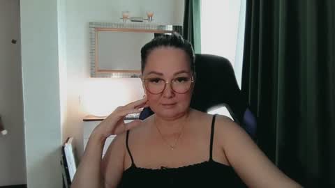 Snapshot of infinity_loveliness chatting on July 2026 07:01:02 AM Infinity online show from July 2026 07:01:02 AM