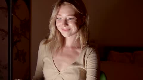 Snapshot of infinitysoul_ chatting on October 2025 10:46:02 AM Alexa..  Inst     Fansly infinitysoul  online show from October 2025 10:46:02 AM