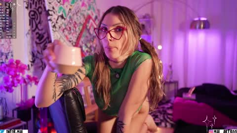 Snapshot of informal_ chatting on January 2025 04:17:01 AM MAL ---  online show from January 2025 04:17:01 AM