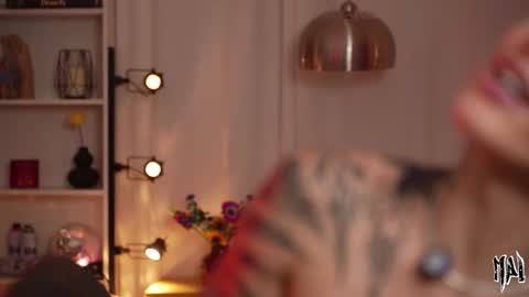 MAL ---  online show from November 2025 10:31:02 PM