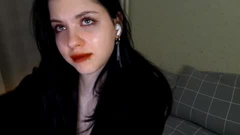 Mia online show from April 2026 02:25:02 PM