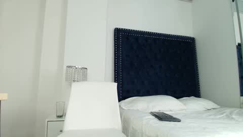 Ingrid online show from October 2025 04:31:01 AM